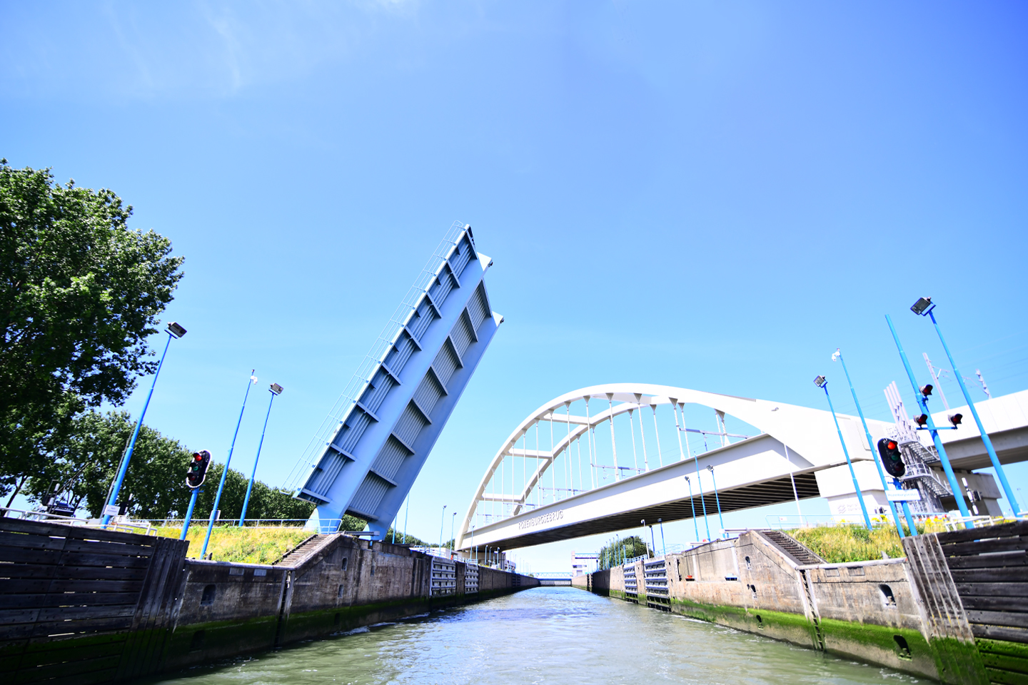 Tender_Rozenburgsluis_Sluistaal