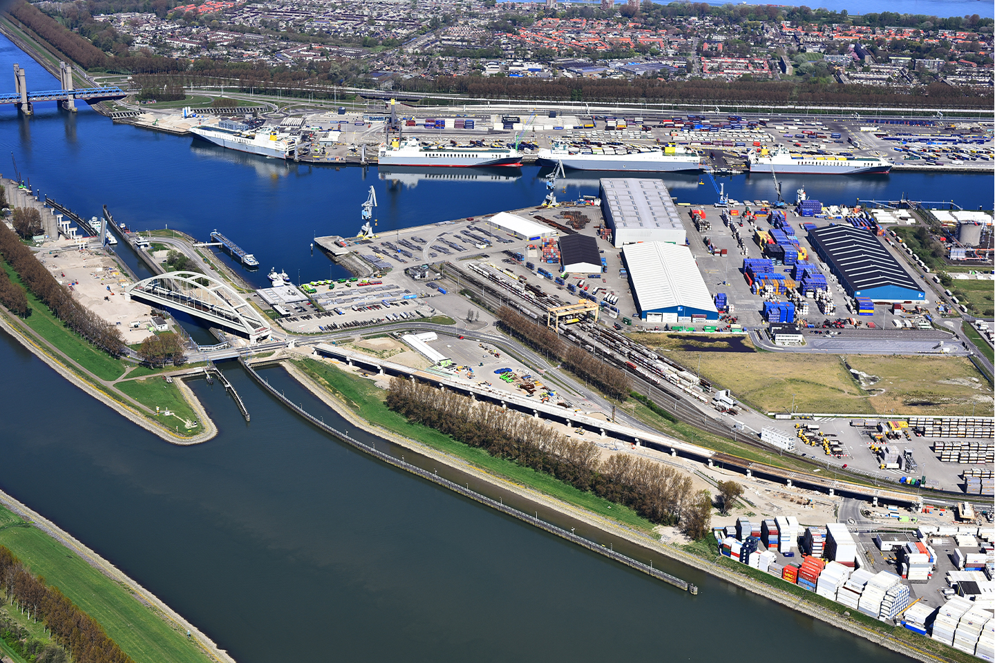 Tender_Rozenburgsluis